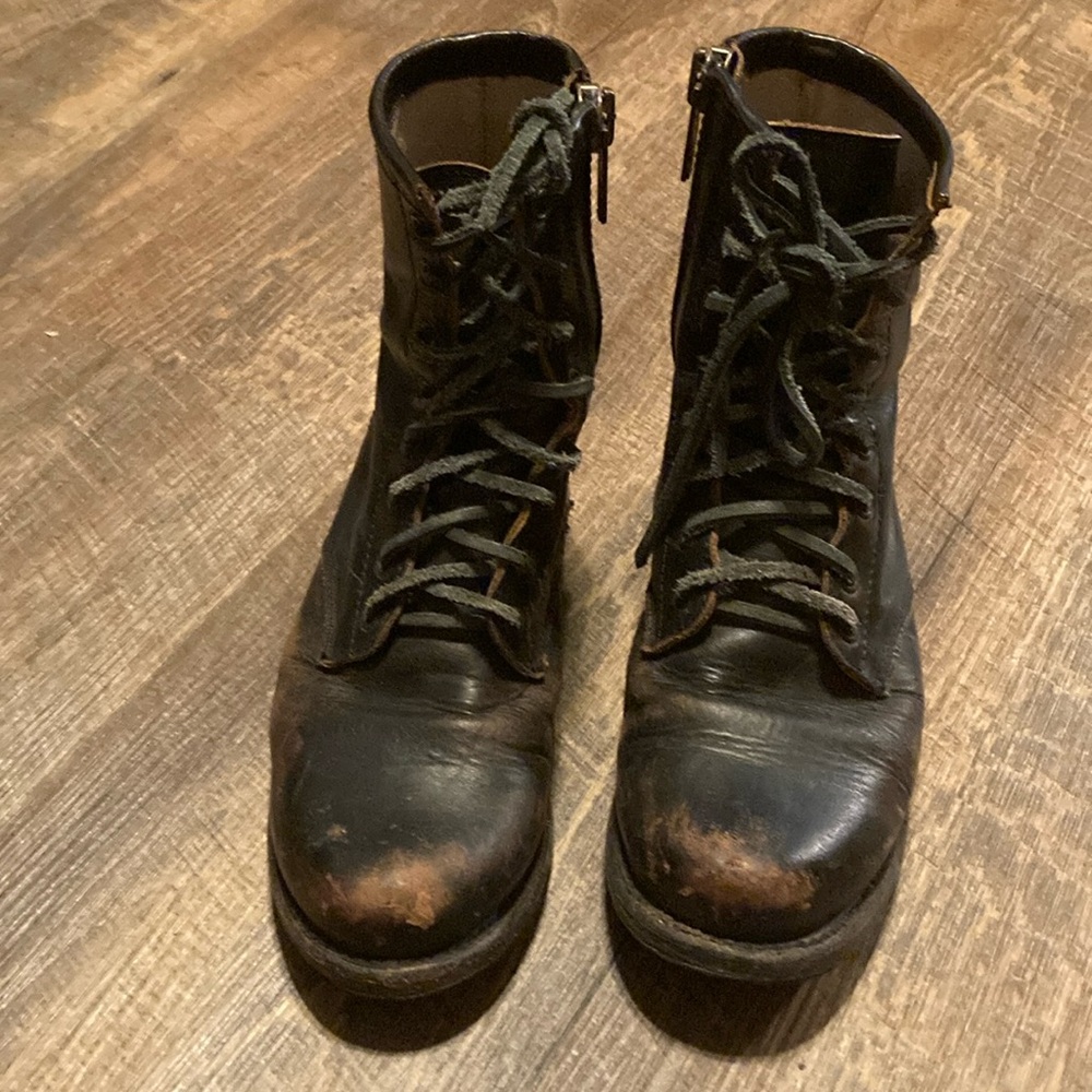 FREEBIRD BY STEVEN Manchester Black Rustic Leather combat boots size 8